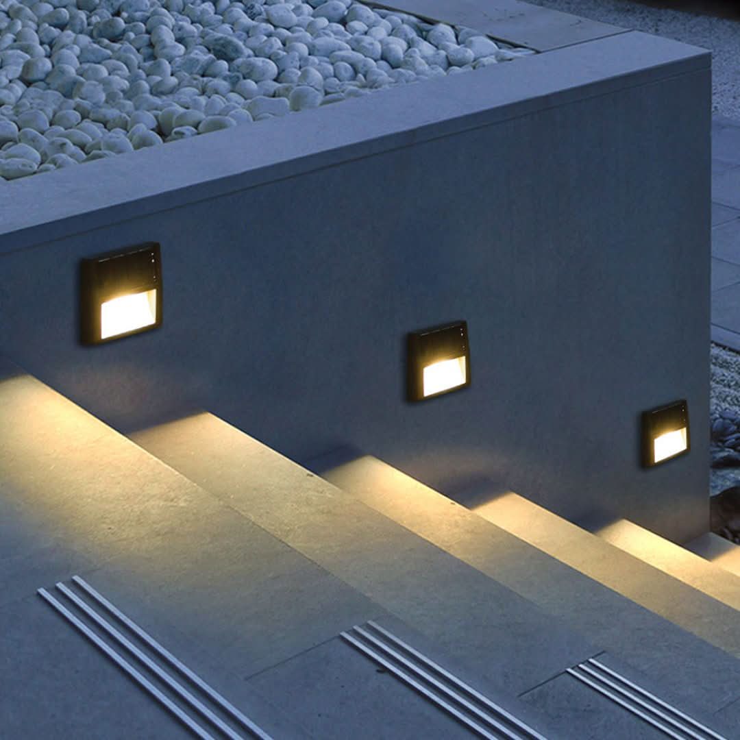 Ecobright: luces de patio solar LED impermeables para exteriores, redondos y cuadrados-Wall light-VyFlair