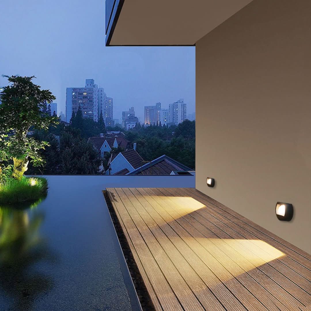 Ecobright: luces de patio solar LED impermeables para exteriores, redondos y cuadrados-Wall light-VyFlair