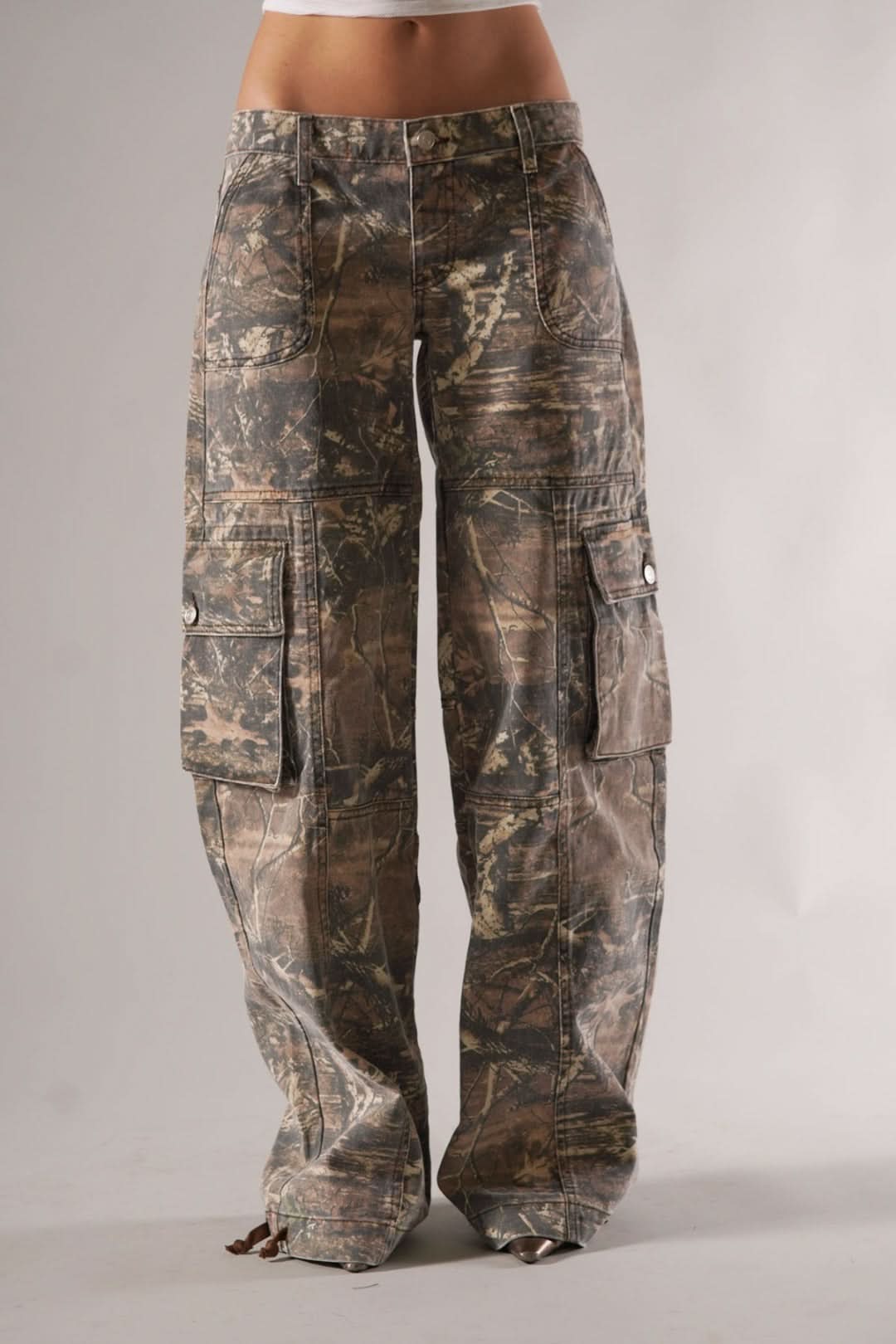 Pantalones de carga de camuflaje: hasta un 50% de descuento-Cargo Pants-VyFlair