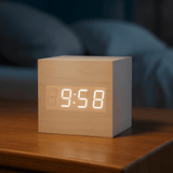 Reloj Digital Mini LED con Modo Noche - VyFlair