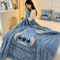 CozyNest Manta con Almohada 2 en 1 Portátil y Plegable - VyFlair
