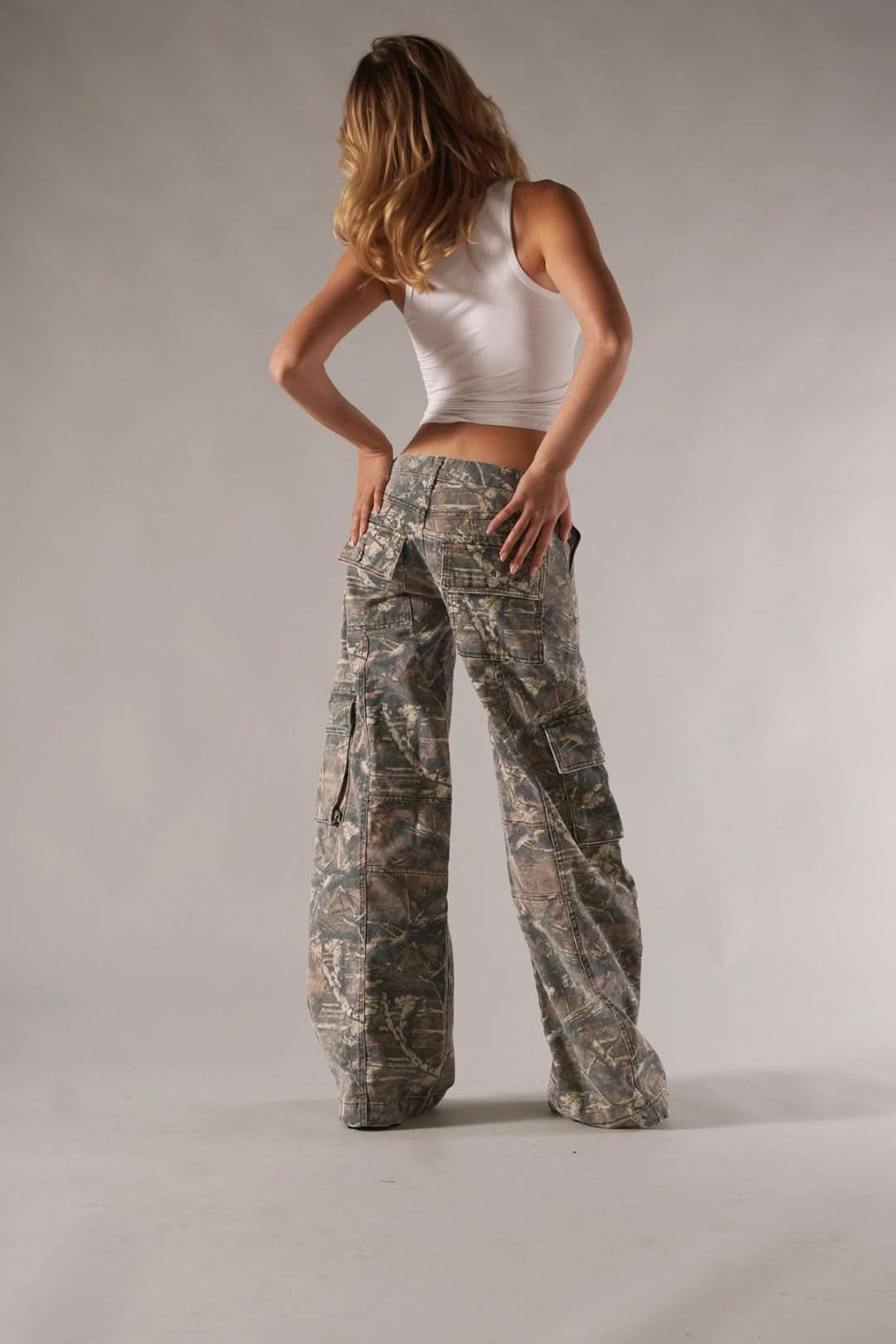 Pantalones de carga de camuflaje: hasta un 50% de descuento-Cargo Pants-VyFlair