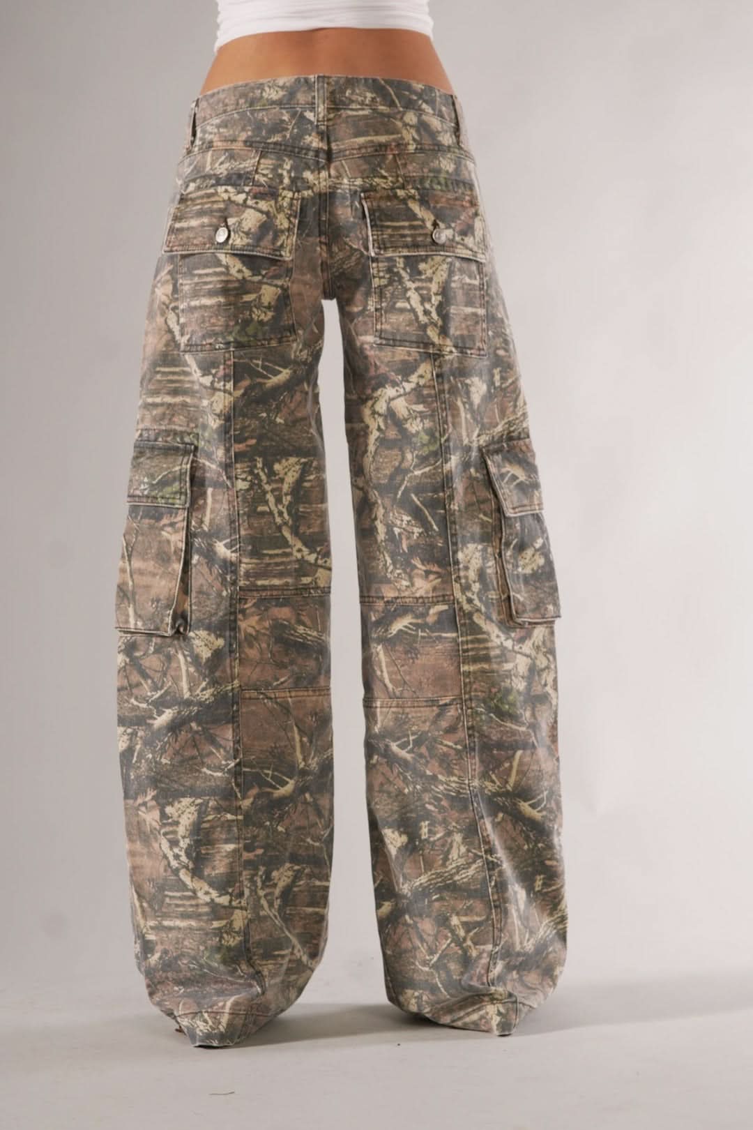 Pantalones de carga de camuflaje: hasta un 50% de descuento-Cargo Pants-VyFlair
