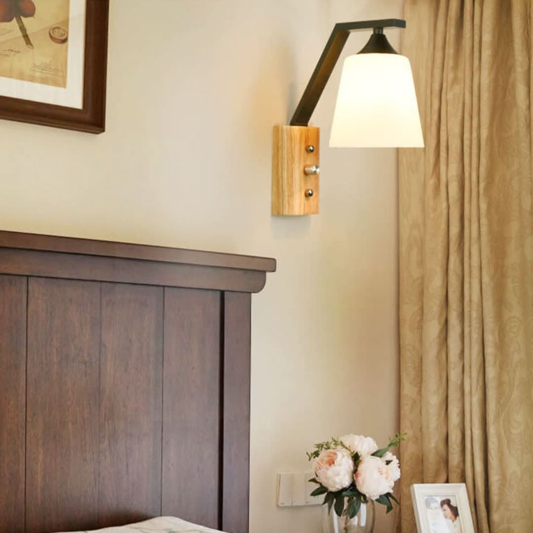 Wood Glow - Lámpara de pared simple con brazo de madera-Wall light-VyFlair