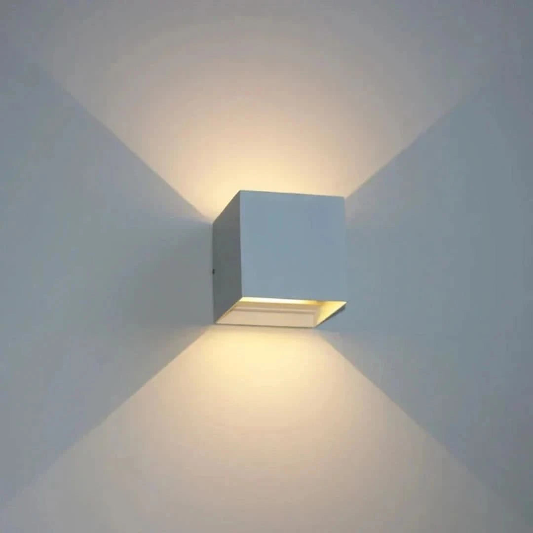 Metrolita - elegante luz de pared al aire libre-Outdoor lighting-VyFlair
