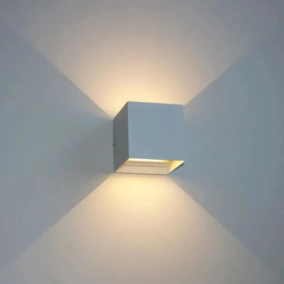 Metrolita - elegante luz de pared al aire libre-Outdoor lighting-VyFlair