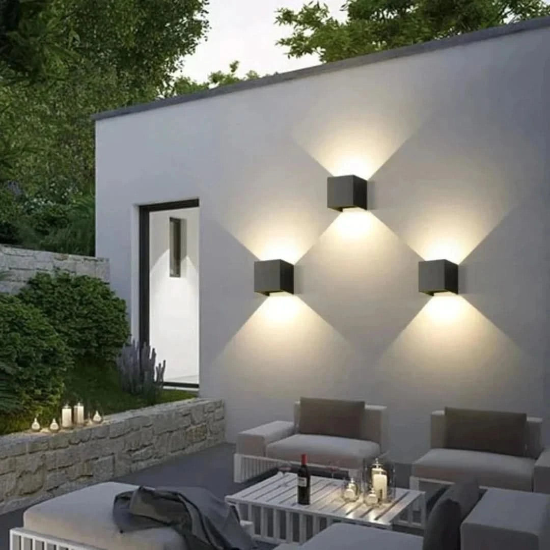 Metrolita - elegante luz de pared al aire libre-Outdoor lighting-VyFlair