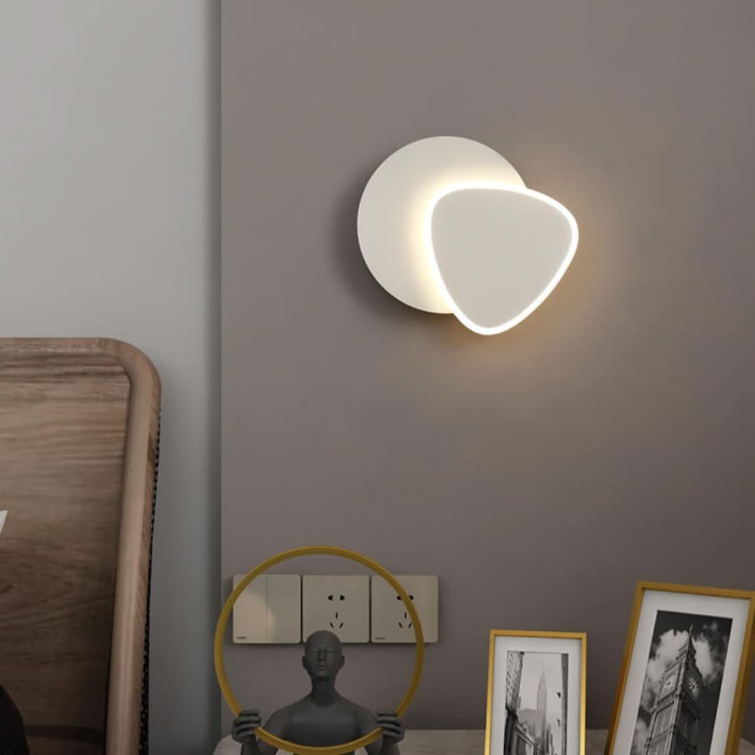 LightLuxe - Luz de pared LED moderna con diseño de brazo diverso-Wall light-VyFlair