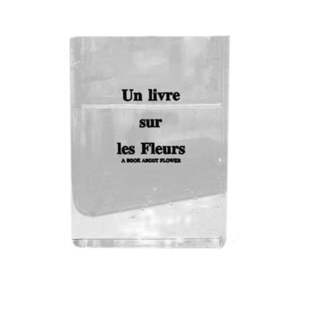Jarrón de libros acrílicos transparentes-Vase-VyFlair