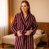 Bata VelvetDawn – Algodón de Lujo con Rayas Elegantes - VyFlair