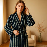 Bata VelvetDawn – Algodón de Lujo con Rayas Elegantes - VyFlair
