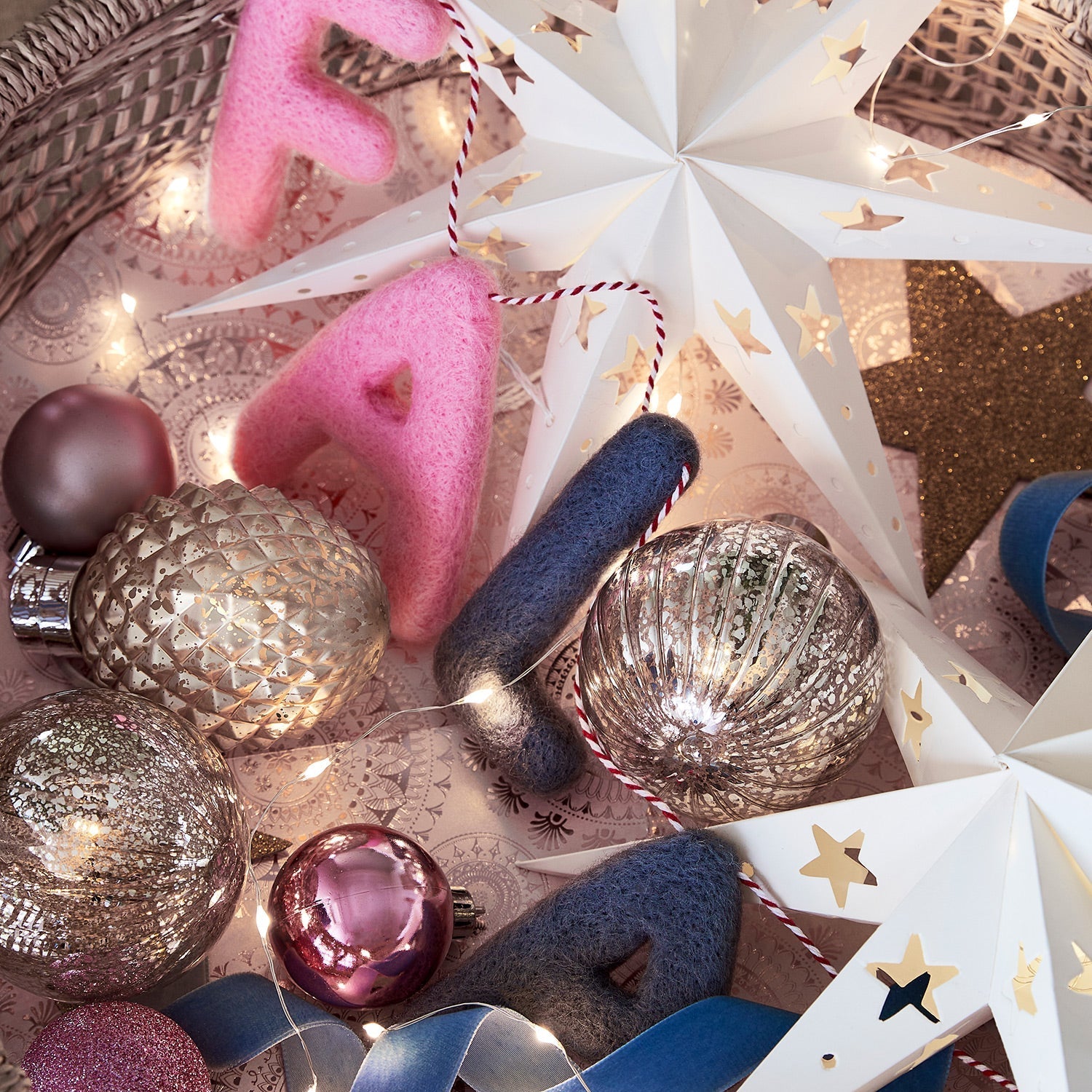 Juego de Luces de Estrella de Papel LED – Decoración Navideña con Brillo Cálido y Elegante