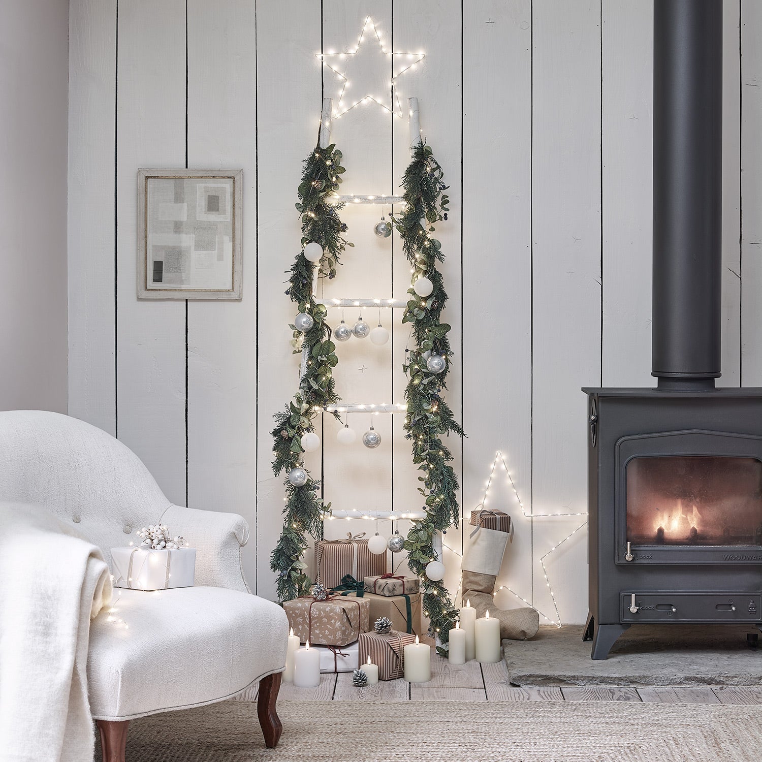 Guirnalda Iluminada LED de Navidad – 2 m con Follaje Realista y Temporizador