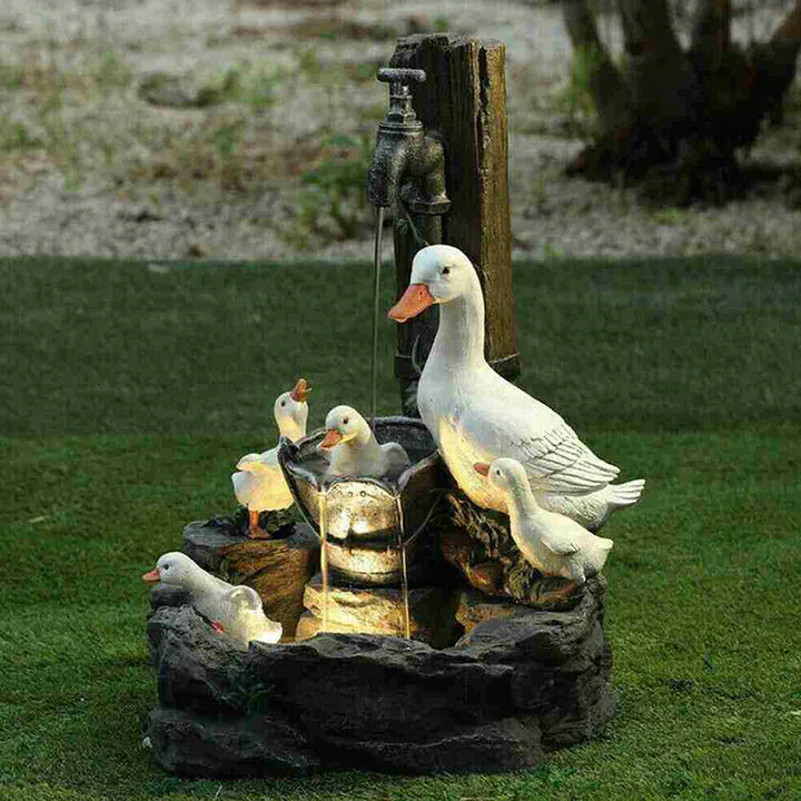 Fuente de Jardín - Fuente Decorativa de Agua para Jardines Tranquilos de la Familia Pato Quackhaven, Diseño de Resina Ligera