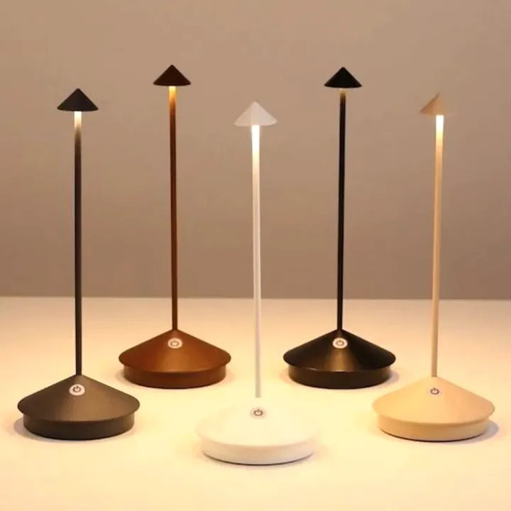 ClarityGlow Lámpara de Mesa LED Inalámbrica – Para Noches Cálidas Dentro y Fuera