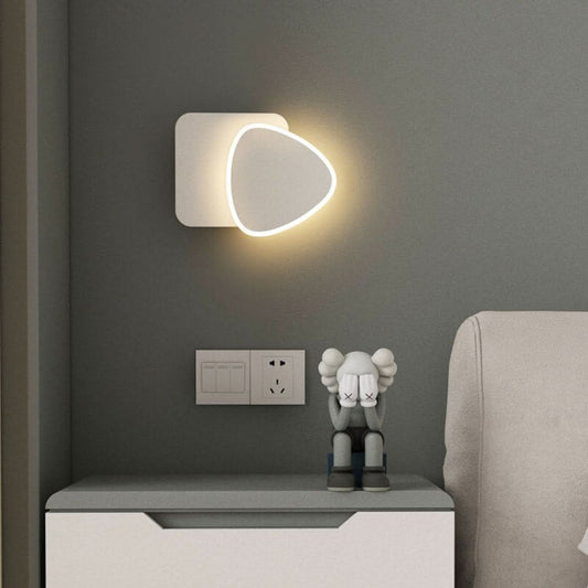 LightLuxe - Modern LED wall light with diverse arm design