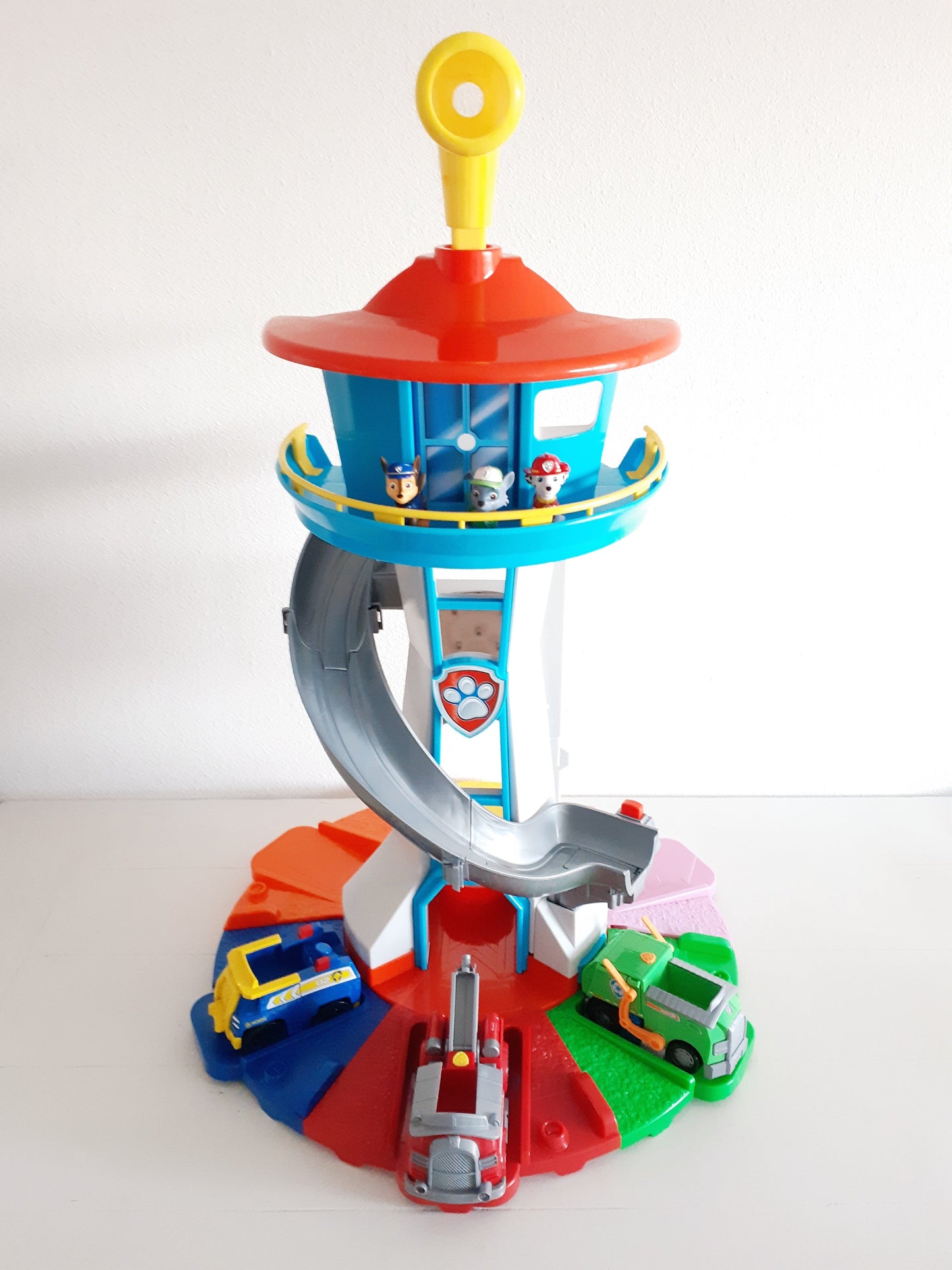 Juego Infantil - Coches Divertidos - Tobogán Seguro