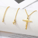 Collar Cruz Acero Inoxidable Bañado en Oro | Vyflair
