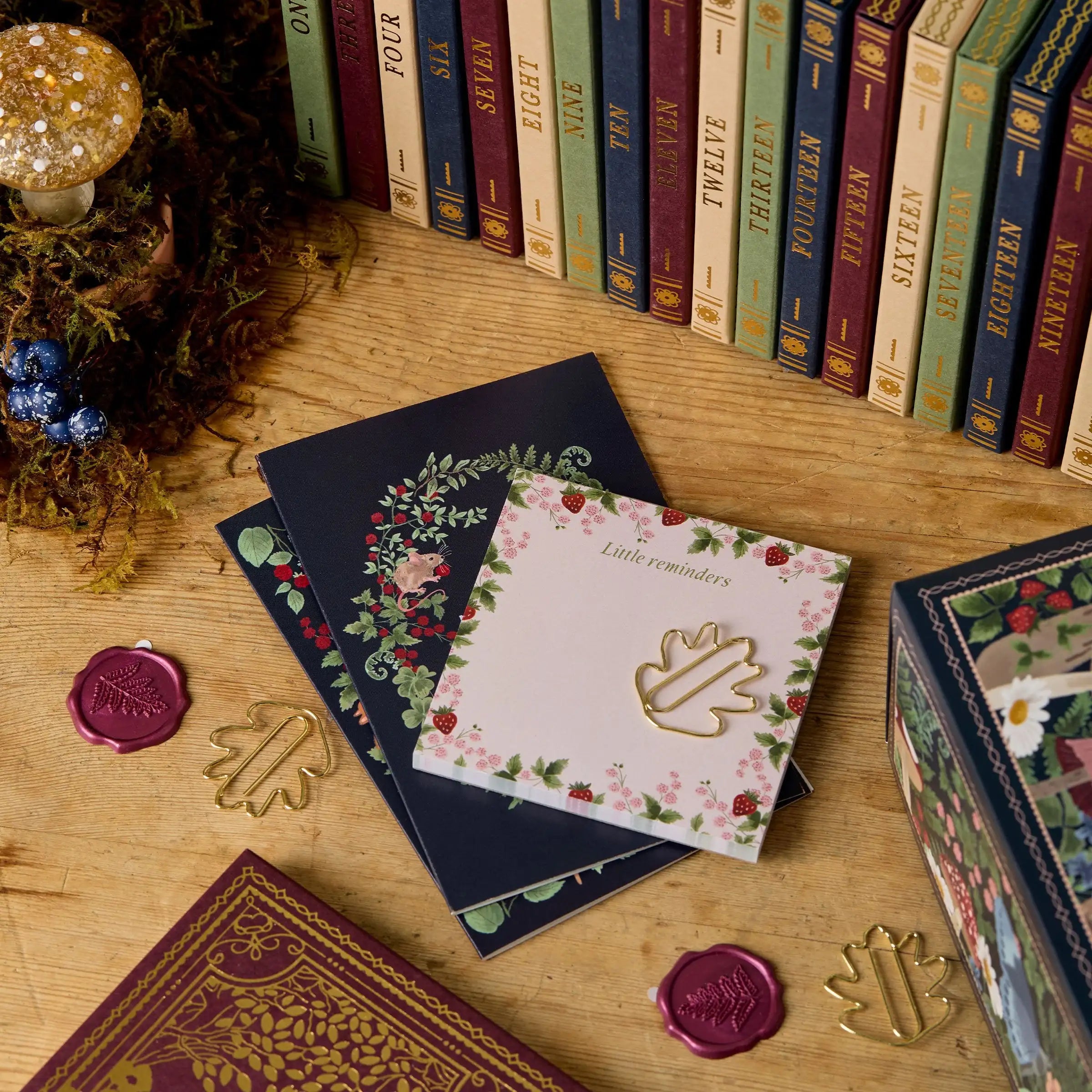 CraftJoy – Calendario dell'Avvento Creativo 2025 con 24 Articoli di Scrittura e Artigianato