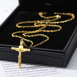 Collar Cruz Acero Inoxidable Bañado en Oro | Vyflair