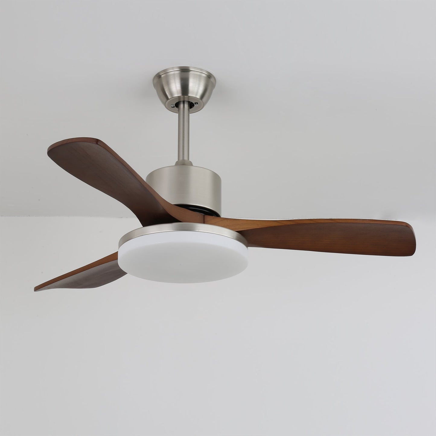 LuxeBreeze - Ventilador de Techo de Madera - Brillo Sutil - Estilo Contemporáneo