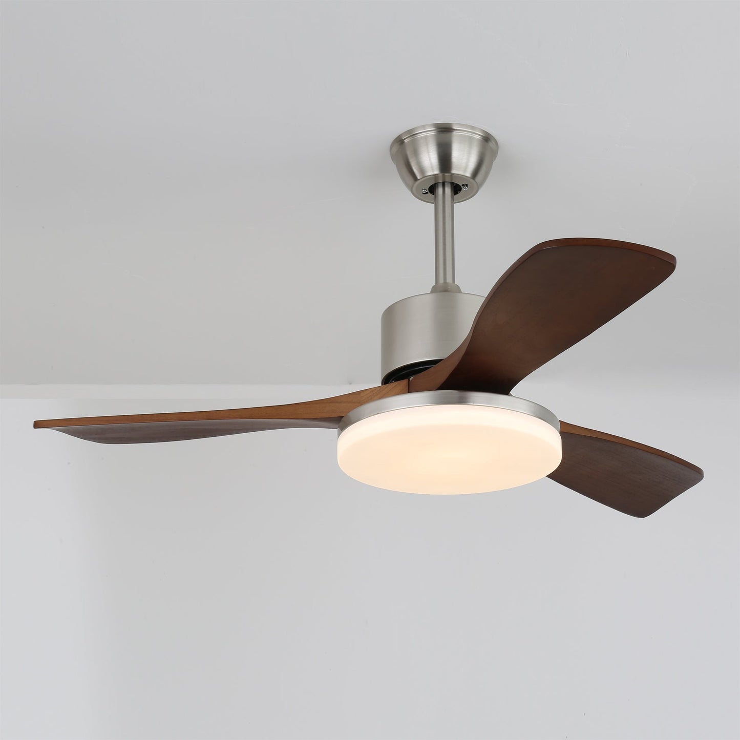 LuxeBreeze - Ventilador de Techo de Madera - Brillo Sutil - Estilo Contemporáneo
