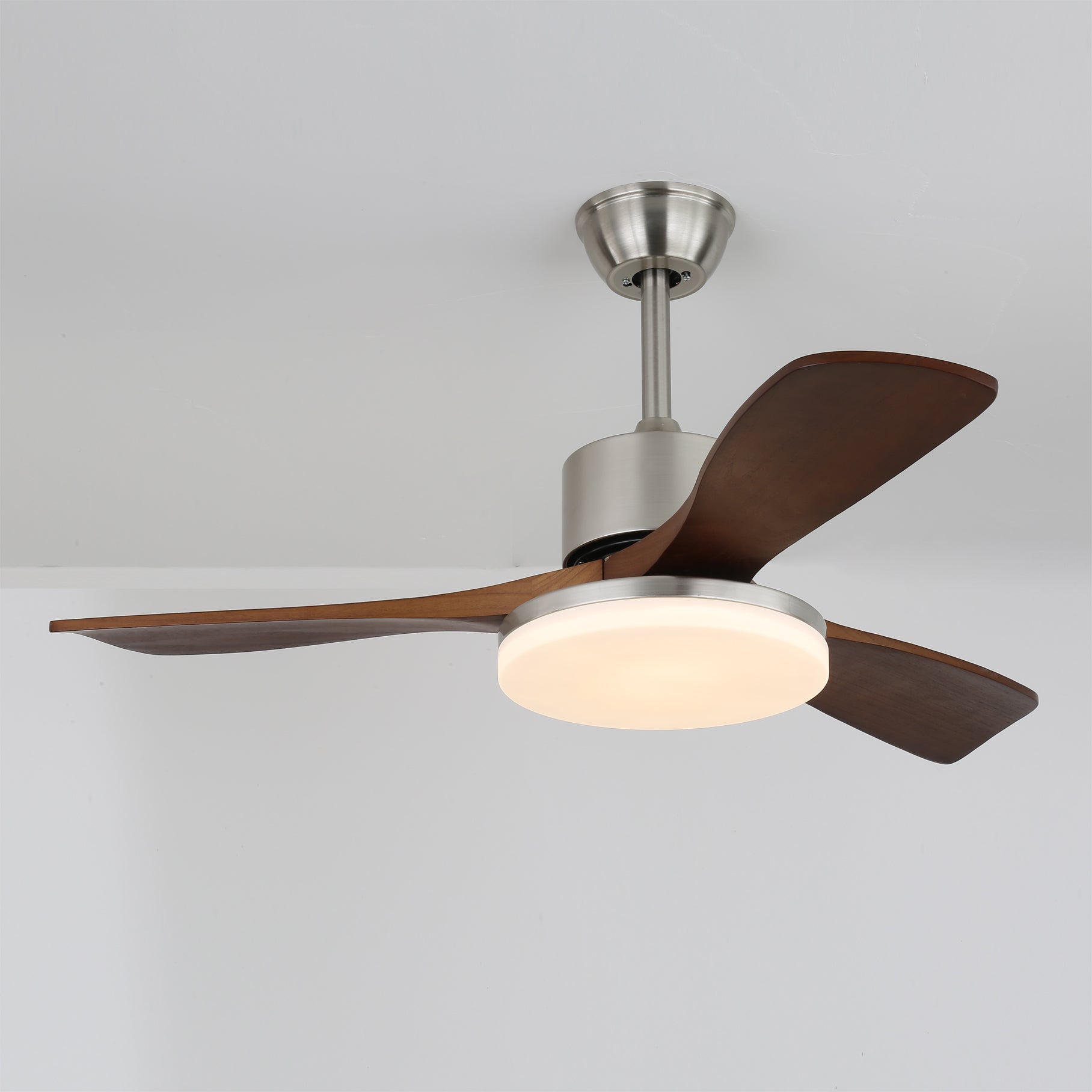 LuxeBreeze - Ventilador de Techo de Madera - Brillo Sutil - Estilo Contemporáneo