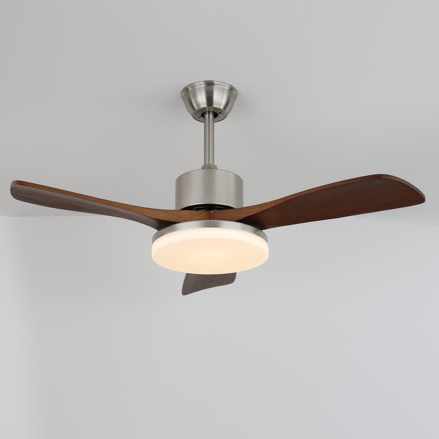 LuxeBreeze - Ventilador de Techo de Madera - Brillo Sutil - Estilo Contemporáneo
