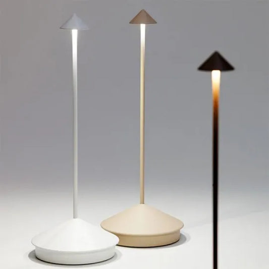 ClarityGlow Lámpara de Mesa LED Inalámbrica – Para Noches Cálidas Dentro y Fuera