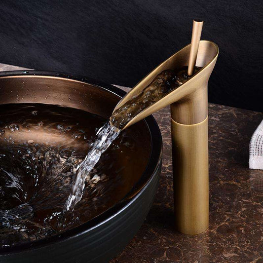 AquaScape - Grifo de Baño Retro Cascada