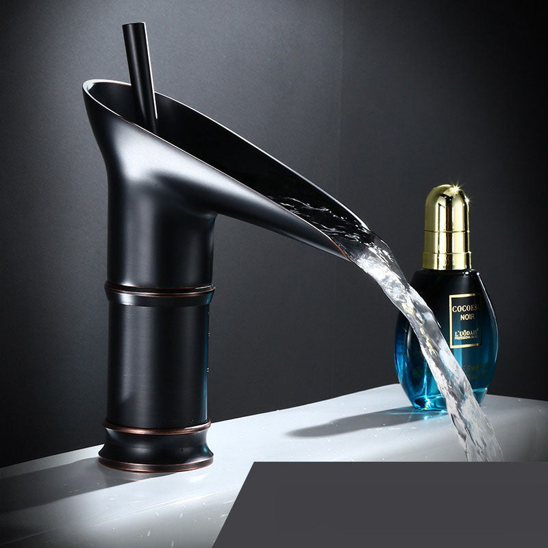 AquaScape - Grifo de Baño Retro Cascada