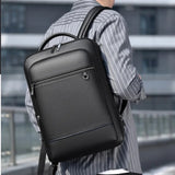 Mochila de Cuero con Puerto USB 15.6"