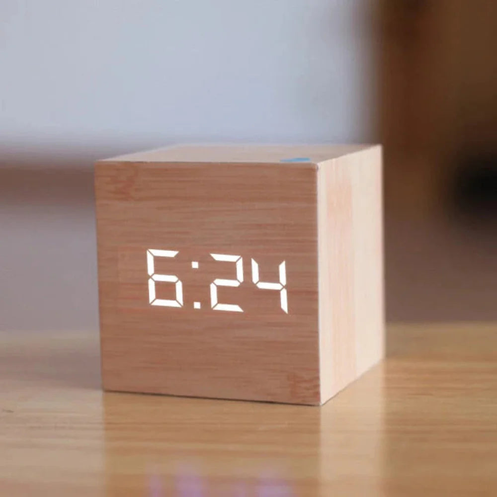 Reloj Despertador Digital LED Compacto - Brillo Ajustable - Modo Nocturno
