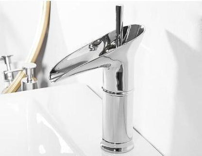 AquaScape - Grifo de Baño Retro Cascada