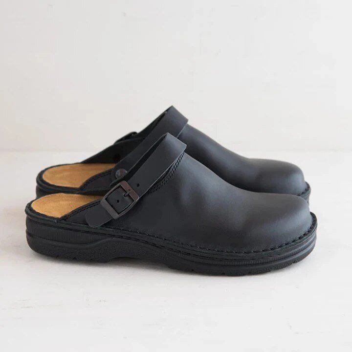 Zuecos Clásicos de Cuero para Mujeres con Hebilla Ajustable – Calzado Cerrado y Cómodo
